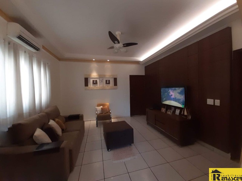 Casa com 3 quartos à venda, 250m² — foto 12 de 37