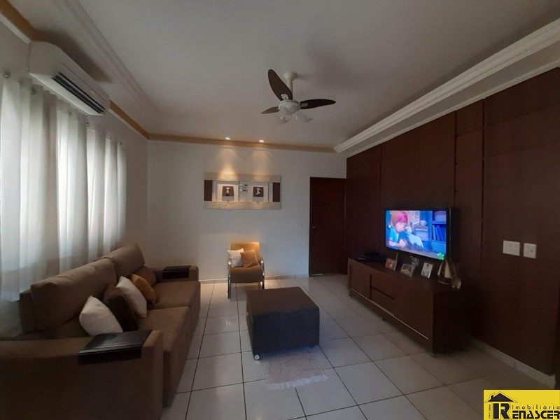 Casa com 3 quartos à venda, 250m² — foto 13 de 37