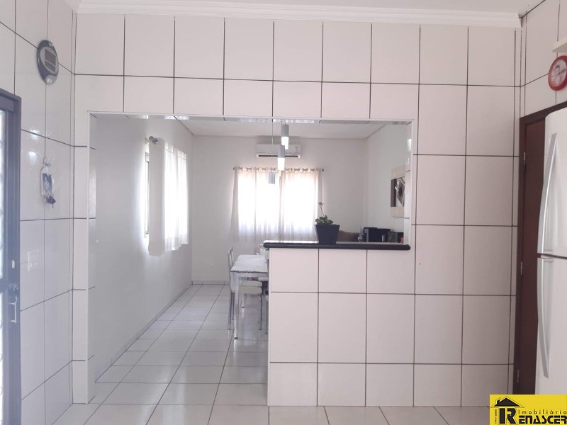 Casa com 3 quartos à venda, 250m² — foto 15 de 37