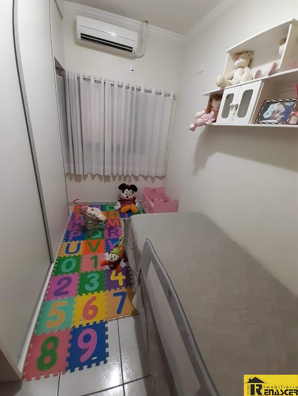 Casa com 3 quartos à venda, 250m² — foto 18 de 37