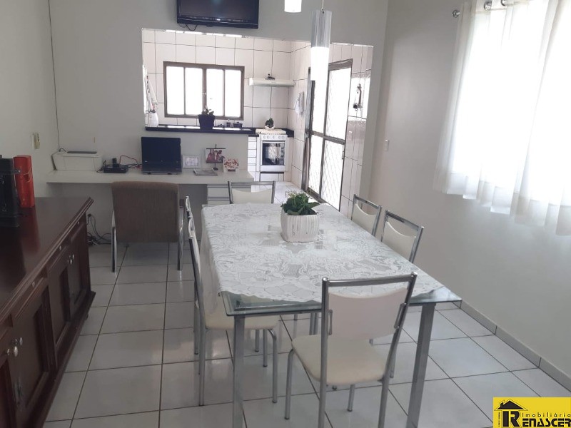 Casa com 3 quartos à venda, 250m² — foto 20 de 37