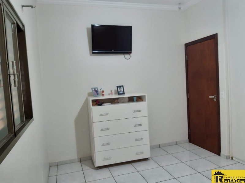 Casa com 3 quartos à venda, 250m² — foto 23 de 37