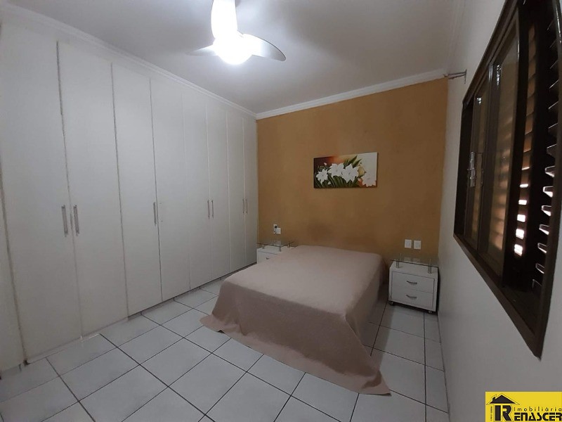 Casa com 3 quartos à venda, 250m² — foto 25 de 37