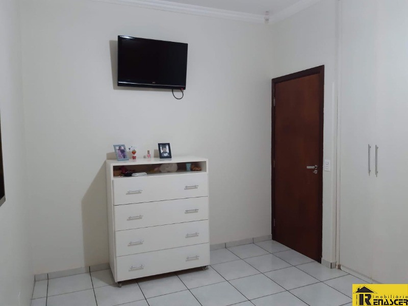 Casa com 3 quartos à venda, 250m² — foto 26 de 37