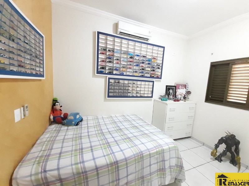 Casa com 3 quartos à venda, 250m² — foto 29 de 37