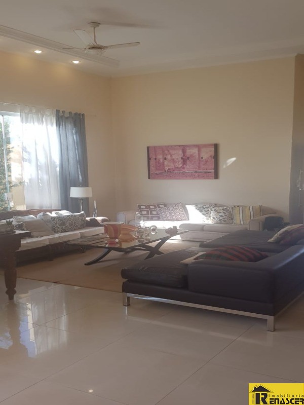 Casa de Condomínio com 3 quartos à venda, 198m² — foto 3 de 18