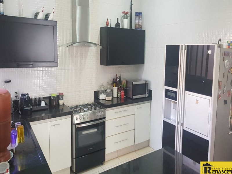 Casa de Condomínio com 3 quartos à venda, 198m² — foto 5 de 18