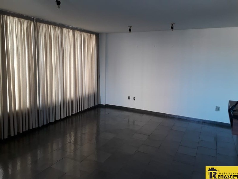 Apartamento com 4 quartos à venda, 230m² — foto 1 de 14