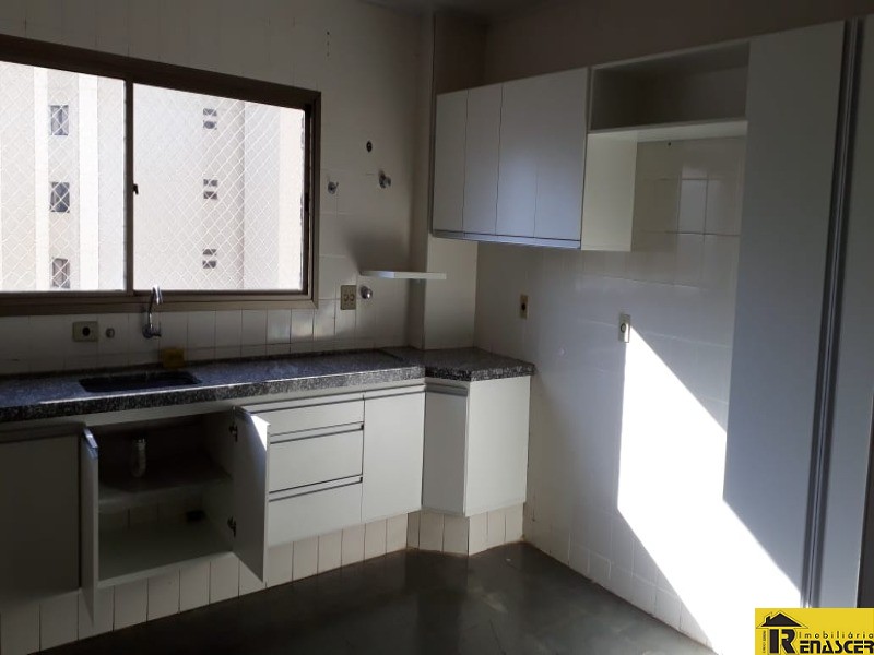 Apartamento com 4 quartos à venda, 230m² — foto 3 de 14