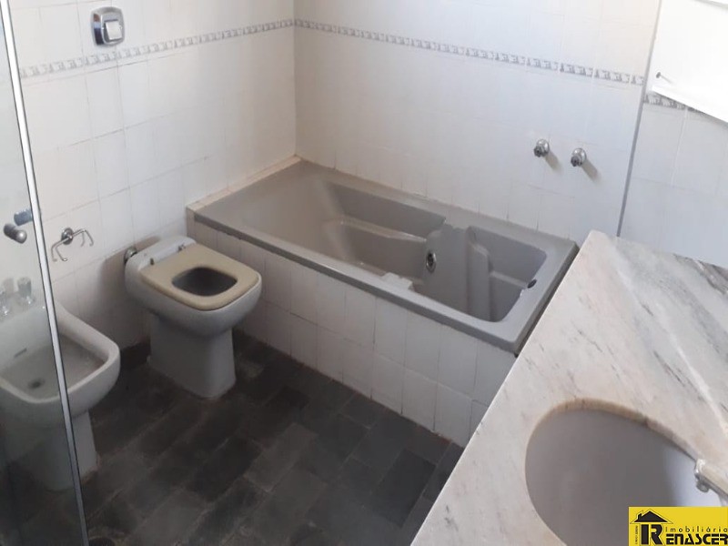 Apartamento com 4 quartos à venda, 230m² — foto 9 de 14