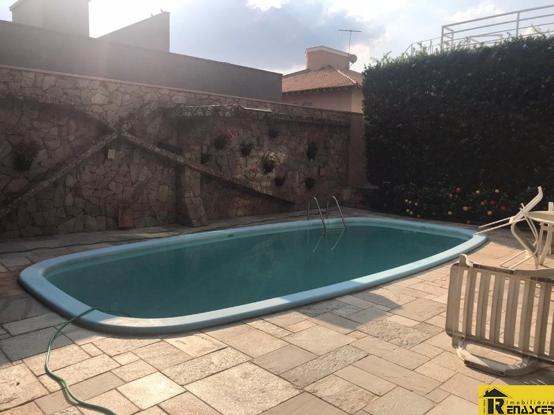 Casa de Condomínio com 4 quartos à venda, 480m² — foto 1 de 41
