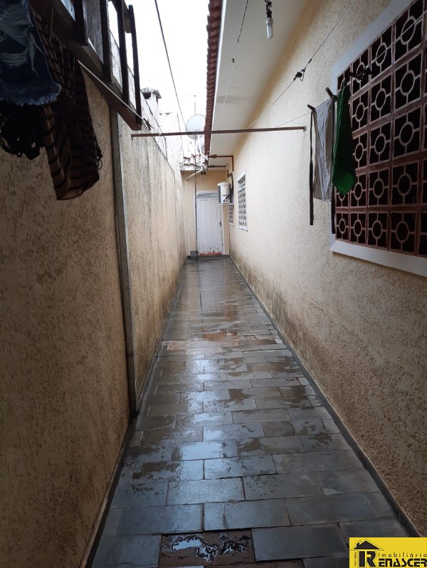 Casa com 3 quartos à venda, 240m² — foto 5 de 33