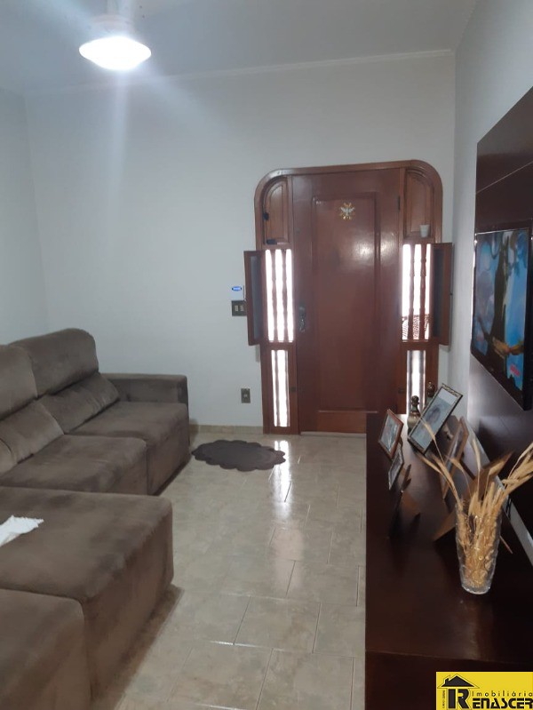 Casa com 3 quartos à venda, 240m² — foto 7 de 33