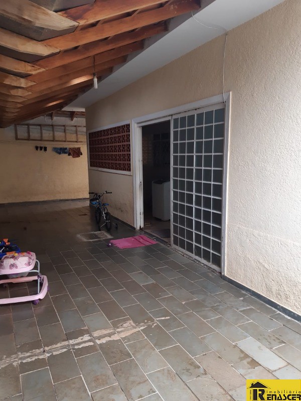 Casa com 3 quartos à venda, 240m² — foto 11 de 33