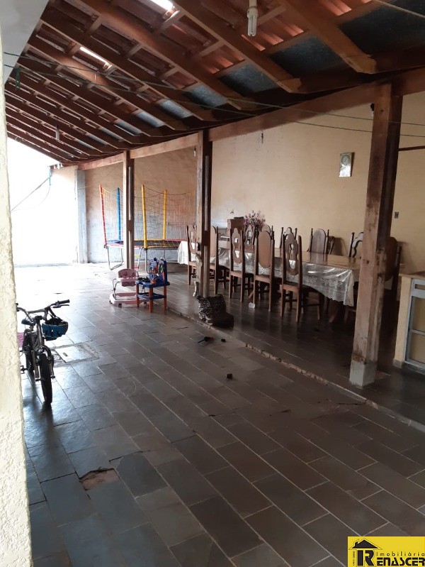 Casa com 3 quartos à venda, 240m² — foto 21 de 33