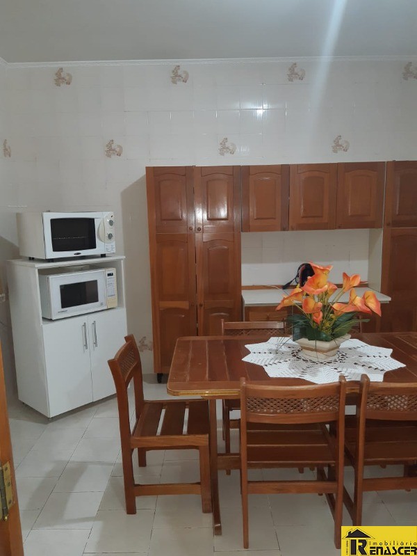 Casa com 3 quartos à venda, 240m² — foto 29 de 33
