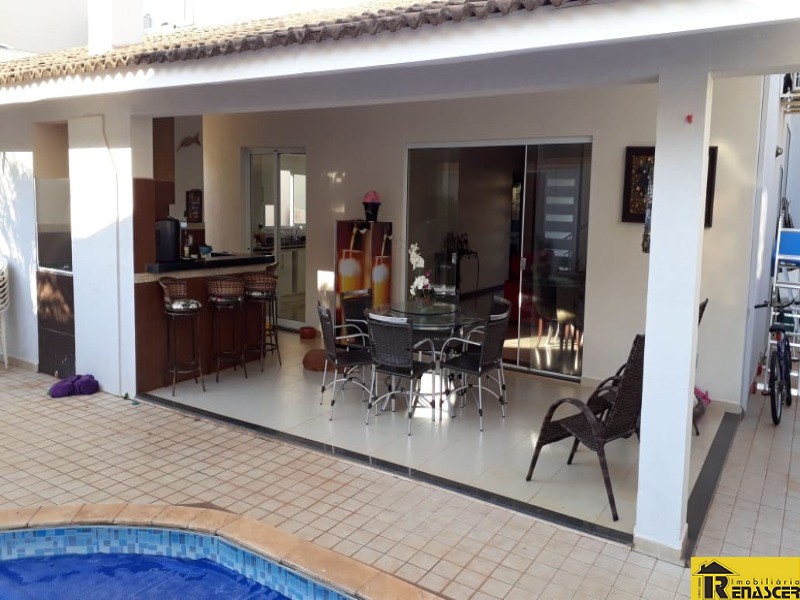 Casa de Condomínio com 4 quartos à venda, 350m² — foto 1 de 41