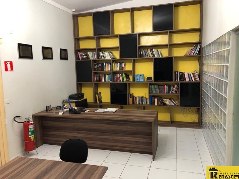 Casa com 3 quartos à venda, 318m² — foto 1 de 12