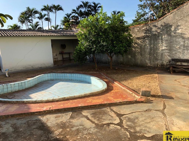Casa com 3 quartos à venda, 318m² — foto 4 de 12