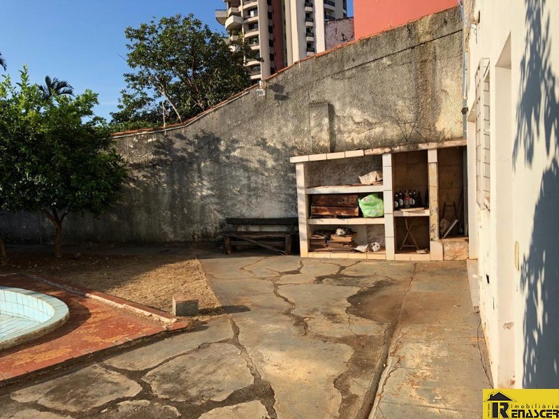Casa com 3 quartos à venda, 318m² — foto 5 de 12