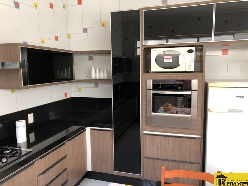 Casa com 3 quartos à venda, 318m² — foto 7 de 12