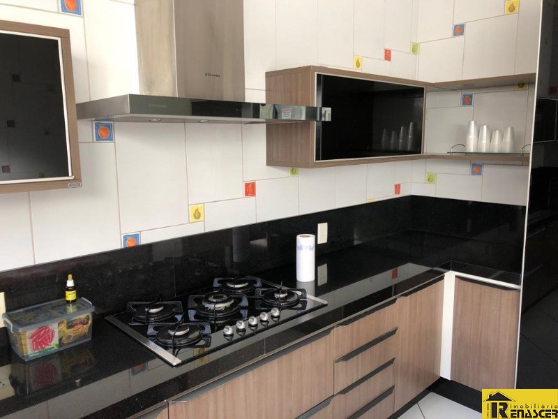 Casa com 3 quartos à venda, 318m² — foto 9 de 12