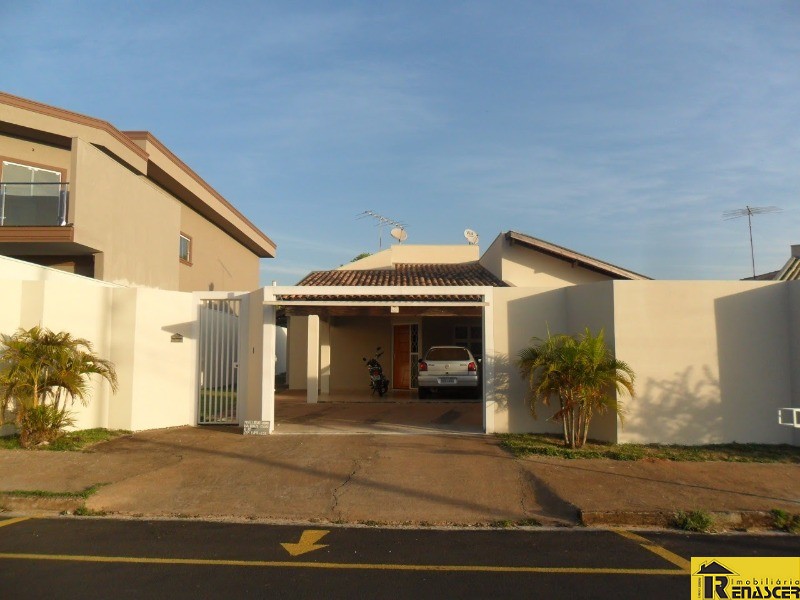 Casa com 3 quartos à venda, 650m² — foto 1 de 18