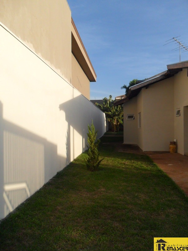 Casa com 3 quartos à venda, 650m² — foto 16 de 18