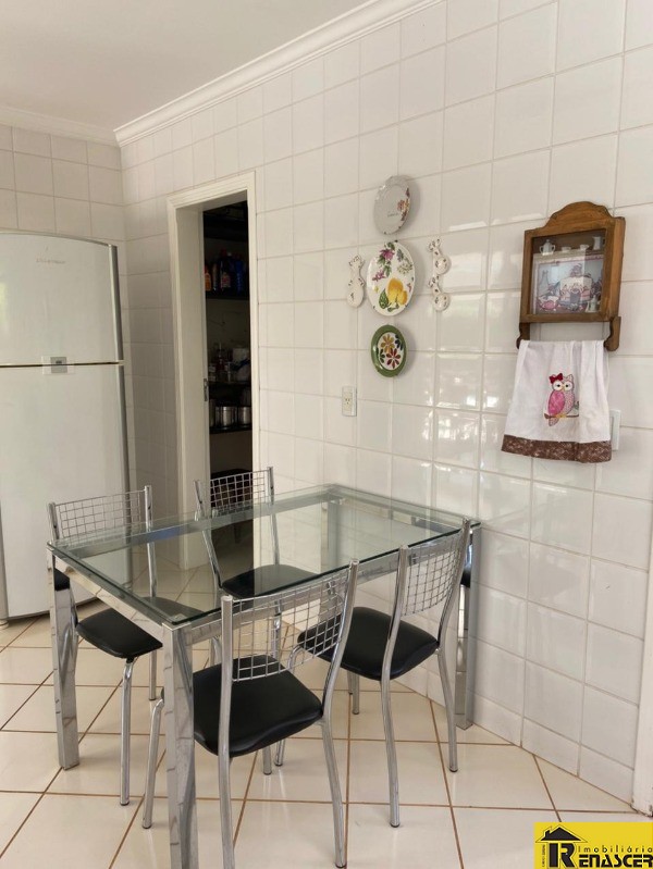 Casa de Condomínio com 3 quartos à venda, 300m² — foto 6 de 25