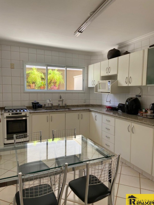 Casa de Condomínio com 3 quartos à venda, 300m² — foto 5 de 25