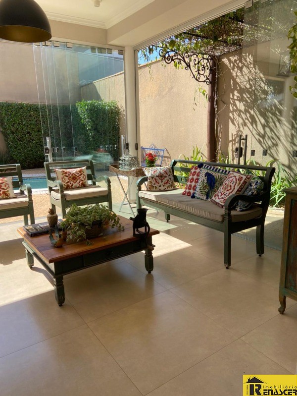 Casa de Condomínio com 3 quartos à venda, 300m² — foto 16 de 25