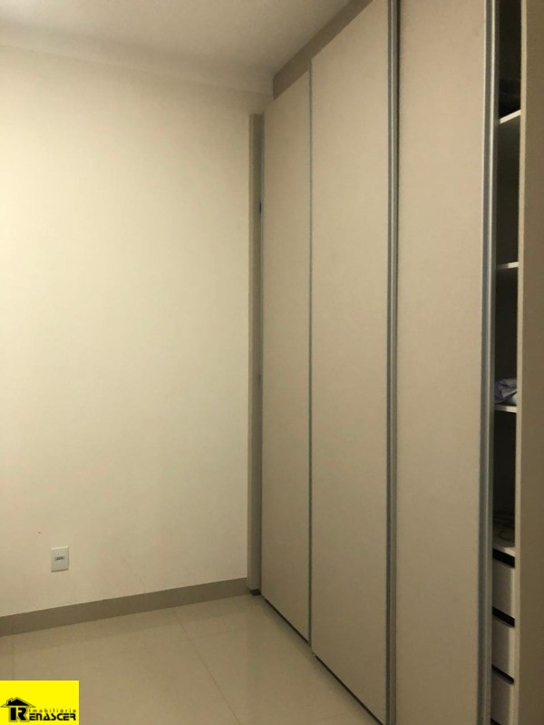 Casa de Condomínio com 3 quartos à venda, 210m² — foto 14 de 26