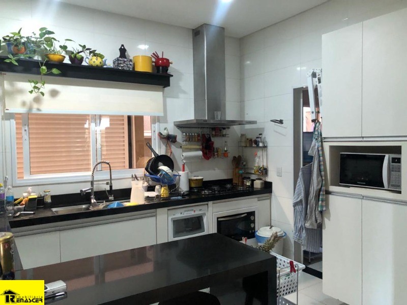 Casa de Condomínio com 3 quartos à venda, 255m² — foto 9 de 18