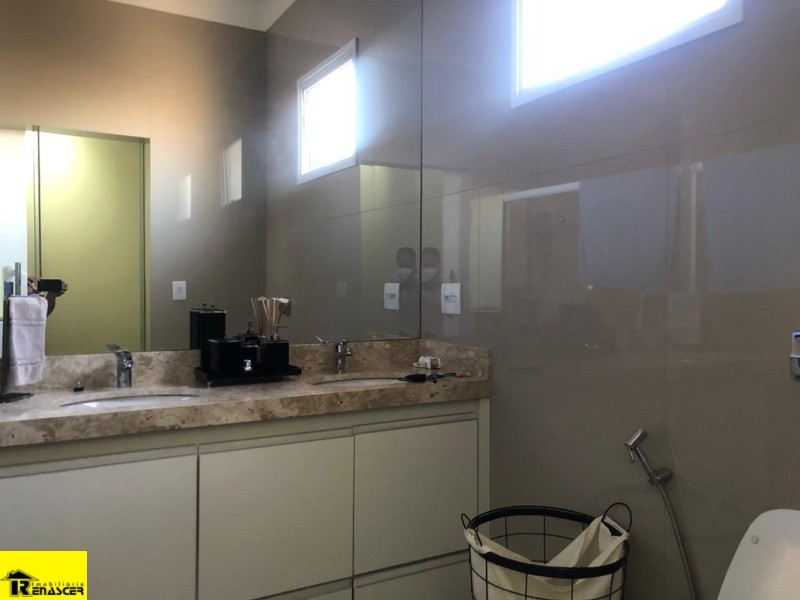 Casa de Condomínio com 3 quartos à venda, 210m² — foto 18 de 26