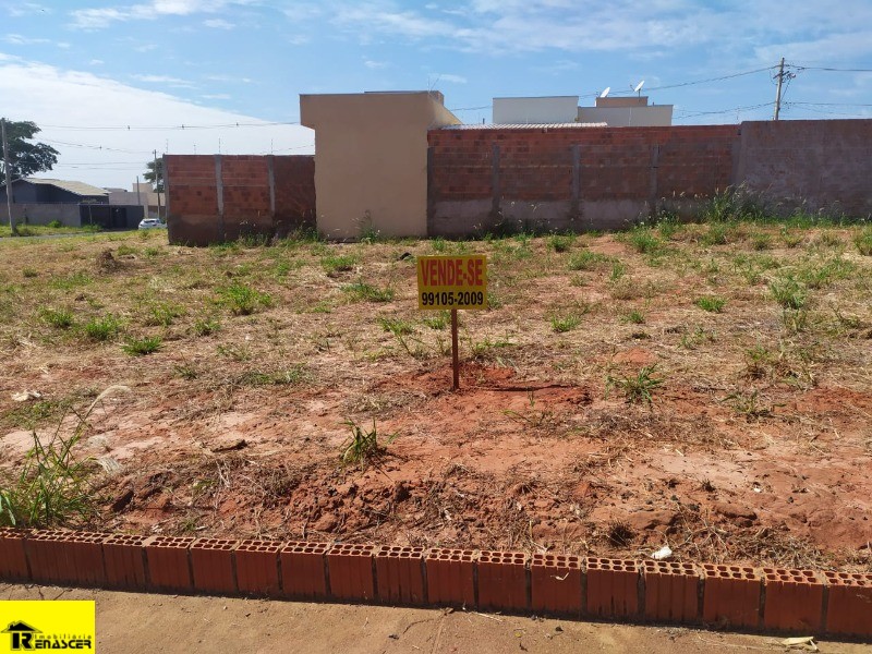 Terreno / Lote / Condomínio  à venda, 667m² — foto 1 de 3