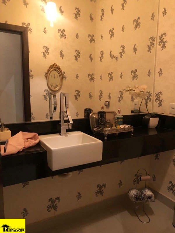 Casa de Condomínio com 3 quartos à venda, 255m² — foto 13 de 18