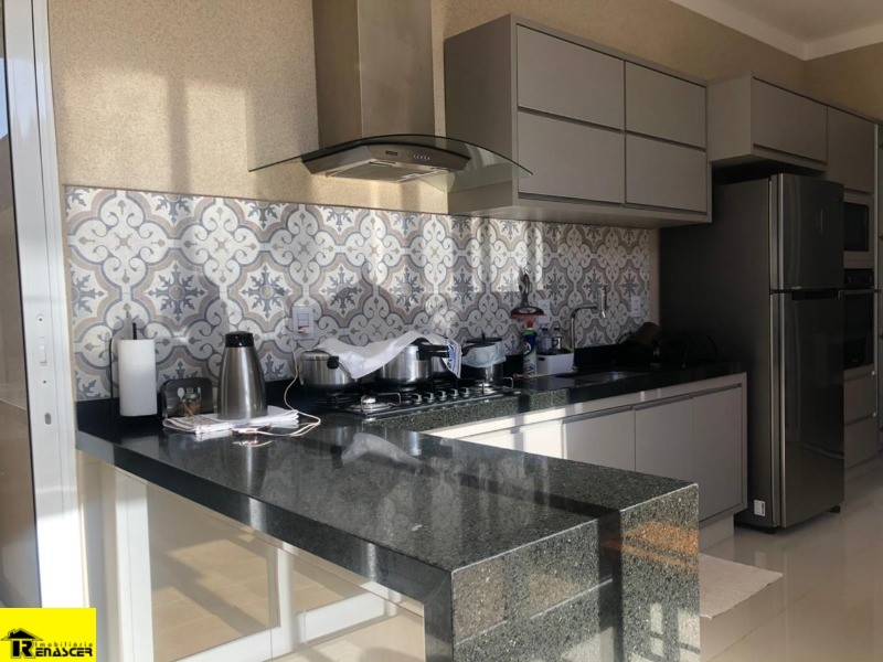 Casa de Condomínio com 3 quartos à venda, 210m² — foto 6 de 26