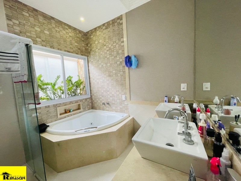 Casa de Condomínio com 4 quartos à venda e aluguel, 283m² — foto 12 de 25