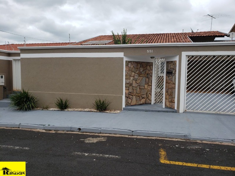 Casa com 3 quartos à venda, 220m² — foto 3 de 24