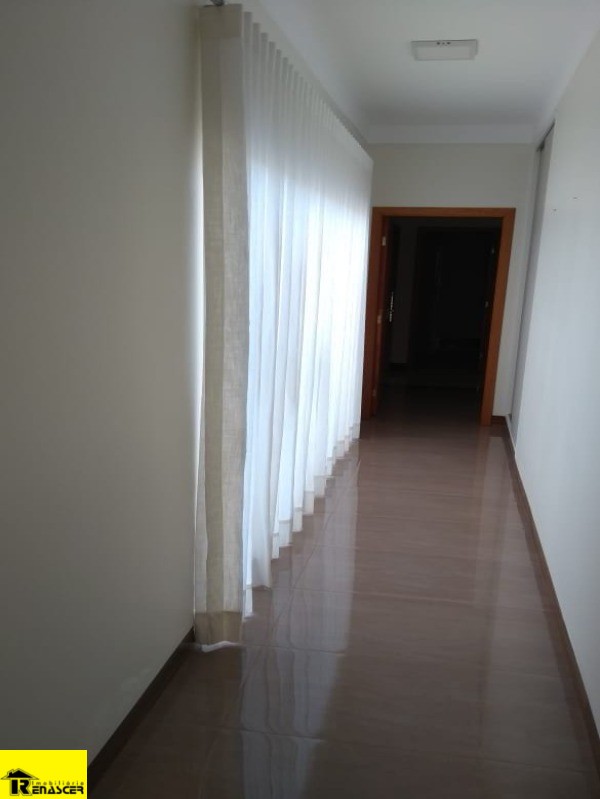 Casa de Condomínio com 3 quartos à venda, 240m² — foto 16 de 21