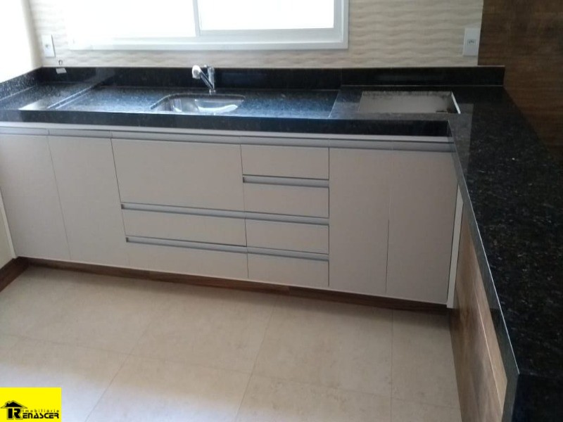 Casa de Condomínio com 3 quartos à venda, 240m² — foto 18 de 21