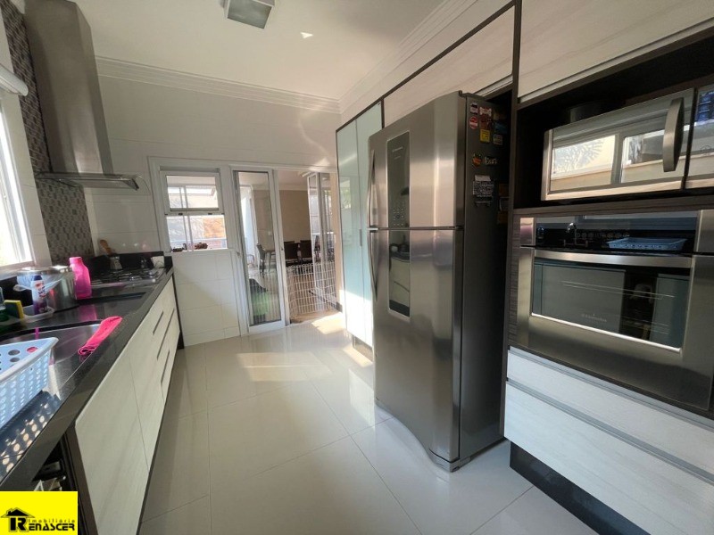 Casa de Condomínio com 4 quartos à venda e aluguel, 283m² — foto 7 de 25