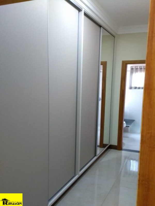 Casa de Condomínio com 3 quartos à venda, 240m² — foto 10 de 21