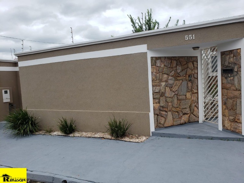 Casa com 3 quartos à venda, 220m² — foto 1 de 24