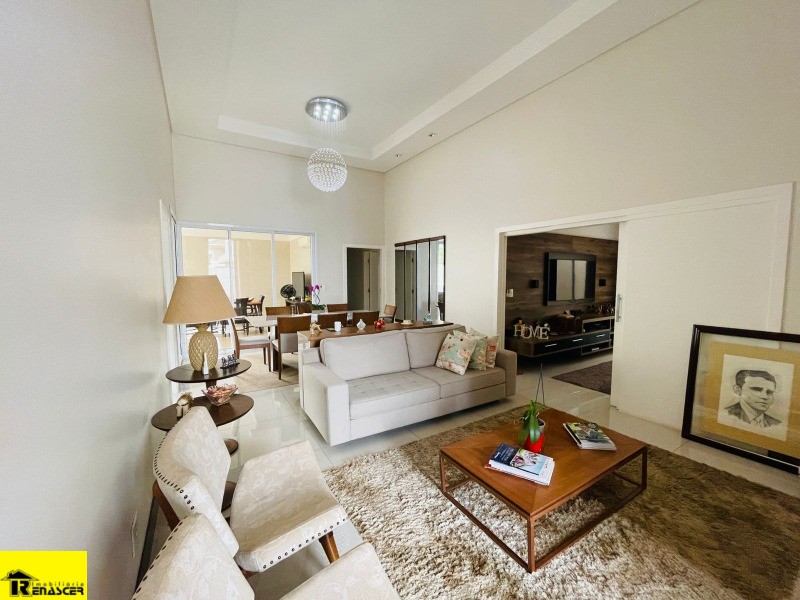 Casa de Condomínio com 4 quartos à venda e aluguel, 283m² — foto 2 de 25