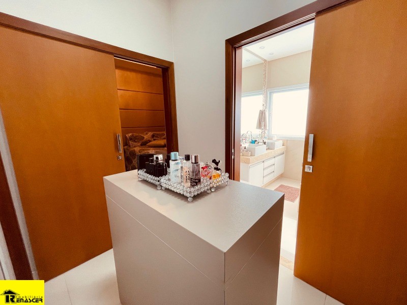 Casa de Condomínio com 3 quartos à venda, 270m² — foto 15 de 35