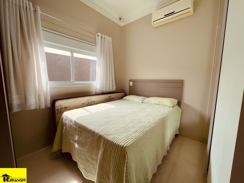 Casa de Condomínio com 3 quartos à venda, 270m² — foto 22 de 35