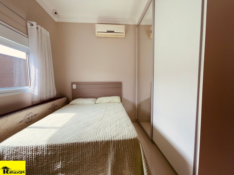 Casa de Condomínio com 3 quartos à venda, 270m² — foto 20 de 35