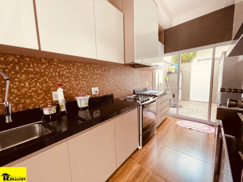 Casa de Condomínio com 3 quartos à venda, 270m² — foto 28 de 35