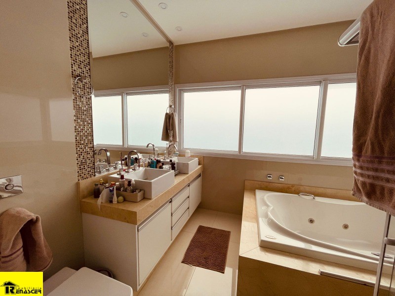 Casa de Condomínio com 3 quartos à venda, 270m² — foto 13 de 35